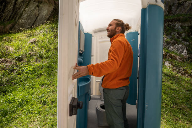 Best Portable restroom trailer rental  in Fresno, TX